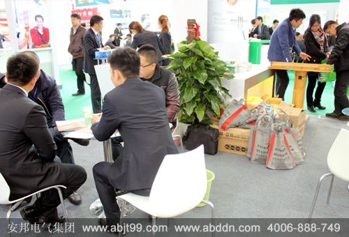 ����늰��չ���F���D